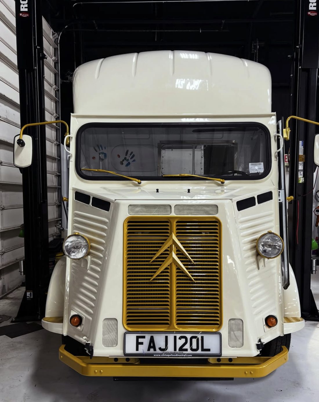 The SkullFlower vintage Citroën HY coffee truck in cream and gold